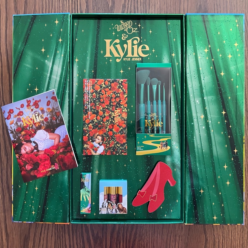 Kylie Cosmetics Emerald Wizard of Oz Collection PR Box